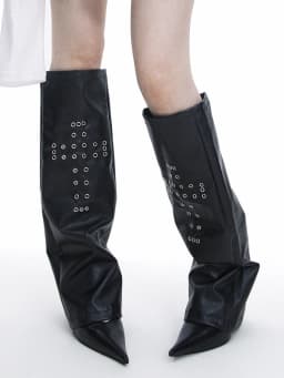 [EAM] Black Rivet Pu Leather Leg Warmers Knee Sleeve Personality Women New Fashion Tide All-match Spring Autumn 2026 1DK0291