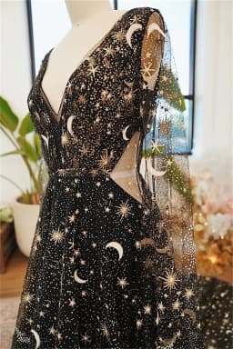 Tokyo Customized Black V-Neckline Wedding Dresses Long Sleeve Backless A-Line Bridal Gowns Court Train Elegant Wedding Gowns