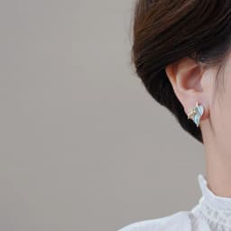 Blue Unique Leaf Earrings for Women 2024 New Fahion Niche Design Gentle Stud Earring Temperament Light Luxury Jewelry Gifts