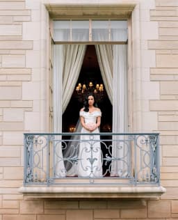 Tokyo Customized White Off Shoulder Wedding Dresses Short Sleeves A-Line Elegant Bridal Gowns 2025 Court Train Wedding Gowns