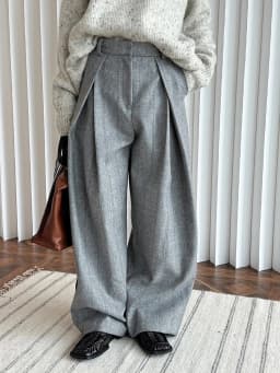[EAM] High Waist Brown Striped Pleated Long Thick Wool Wide Leg Pants New Trousers Women Fashion Tide Autumn Winer 2026 1DH7548