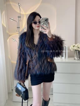 2026 Winter New Fur Strip Sewed Together Short Style Thin Raccoon Fur Fox Fur Coat Young Women's Coat