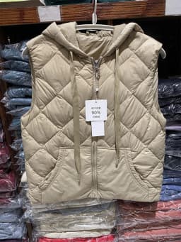 Women 90% White Duck Down Vest Soft Matte fabric Ultra Light Vest Portable Sleeveless Jacket Autumn Winter Coat High quality