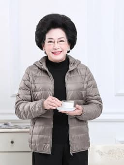 New Light Weight Short down Jacket for Middle Aged And Elderly Women Loose Fit Hooded Coat plus Size Cotton Outerwear