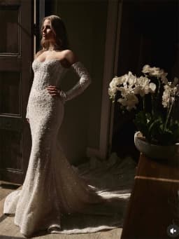 Tokyo Customized White Mermaid Wedding Dresses Strapless Back Zip Bridal Gowns Elegant Detachable Sleeves Train Wedding Gowns