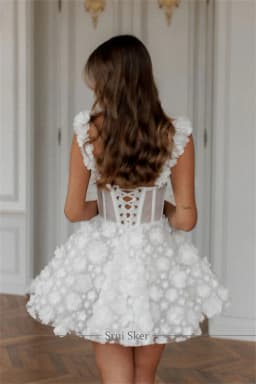 Customized 3D Lace Exquisite Spaghetti Straps Mini Wedding Dress Short Stunning Bridal Dress for a Unique and Trendy Style