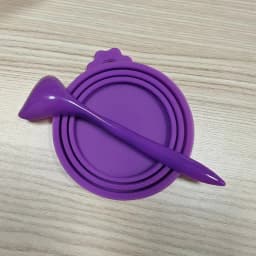 2pcs/set Reusable Pet Food Can Cover and Spoon Portable Dogs Cat Storage Tin Cap Lid Seal Cover Health Pet Supplies Pet Lids Can
