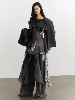 [EAM] Women Gray Plaid Ruffles Irregular Spaghetti Strap Dress New V-Neck Sleeveless Fashion Tide Spring Autumn 2026 1DJ3758