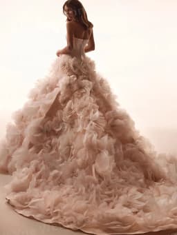 Luxurious A Line Women's Wedding Dresses Strapless Flowers Vestidos De Novias De Boda Bride Gowns Customized Backless Vestidos