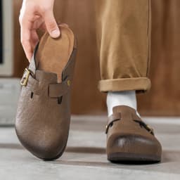 Unisex Cork Closed Toe Slippers Slip-on Clogs Slides Fashion Leather Sandals with Adjustable Buckle Backless Comfort Footbed
