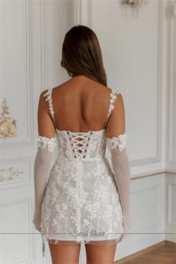 Customized Spaghetti Straps Mini Wedding Dress Applique Lace Short Bridal Dress Gorgeous Gown for Bride Elegant Party Attire