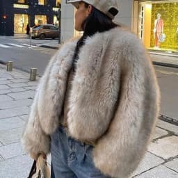 2025 Selling Autumn Winter Fluffy Fox Fur Jacket Women Thickened Warm Faux Fur Jacket Short Street Fashion Luxury Plush Jacket