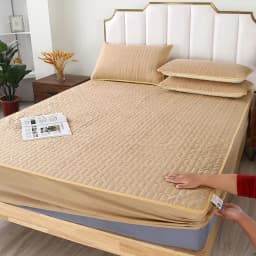 Cartoon Quilting Waterproof Fitted Sheet Cute Printed Padded Mattress Protector Skin-Friendly Non-Slip Mat with Elastic Band