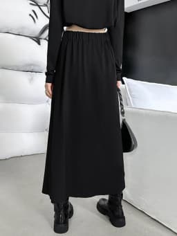 [EAM] High Elastic Waist Black Zipper Splited A-line Half-body Skirt Loose Women Fashion Tide New Spring Autumn 2026 1DH4445