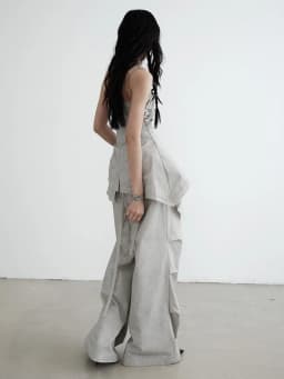 [EAM] High Waist Gray Drawstring Ruffles Pleated Long Wide Leg Pants New Trousers Women Fashion Tide Spring Autumn 2026 1DH6257