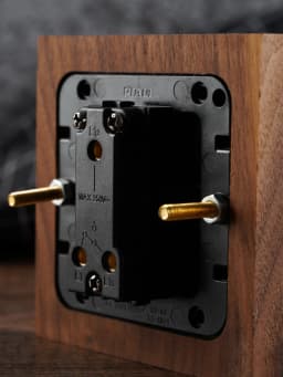 Model 86 Solid Wood Wall Light Switch Retro Brass Toggle Switch 13A English Wall 2gang2way Power Light Switch Socket Panel