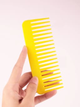 1 Thick Plastic Heat-Resistant, Anti-Static Long Toothed, Wide Toothed Salon Hairstyle Comb Special for Real Hair Wigs