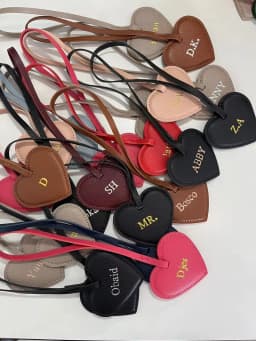 Free Initials Personalized Women PU Leather Peach Bag Pendant High Level Keychain Charm Black to School Gift Backbag Decoration