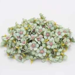 100PCS 2cm Mini Artificial Flowers Fake Flower Heads Craft Daisy Silk Flower for Crown Scrap Wedding DIY Garland Headdress Decor