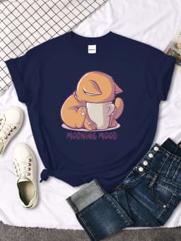 T-Shirts Cat Is Looking At The Cup Lovely Printed T Shirt For Woman Goth Korean Style Women Clothes Funny Vintage Womens Tshirt