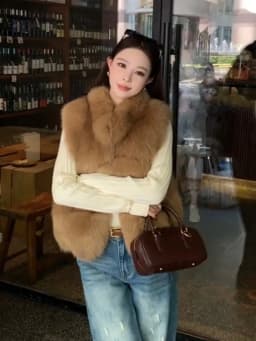 2025 Winter New Style Short  Fur Vest Women's Warmth Outerwear Stand Collar Korean Version Plush Thickened Standard Fit