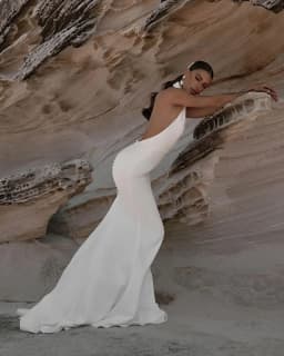 Customized Simple Mermaid Halter Boho Wedding Bride Gown Sexy Backless Soft Bridal Dress Robe Exquisite Modern Style Retro High