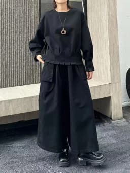 [EAM] Black Pleated Hem Casual Sweatshirt New Round Neck Long Sleeve Women Big Size Fashion Tide Spring Autumn 2026 1DJ4159