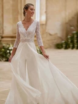 Customized New Unique Wedding Dresses Jumpsuit Bridal Gowns Pants Suite Lace Bride Dresses 3/4 Sleeves Wedding Gowns V Neckline