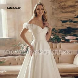 Customized Elegant Off Shoulder Ivory Satin Pleat Wedding Dress for Women Corset Back Bride Gown with Flowers Vestidos De Novia