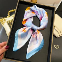 2024 Luxury Floral Print 70cm Square Silk Scarf Women Designer Scarves Bandana Foulard Shawl Hijab Echarpe Hairband Tie Ribbon