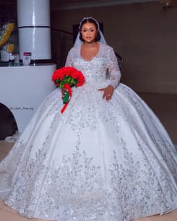 Customized Luxury Plus Size Ball Gowns Lace Sequined Wedding Dress Long Sleeve Bridal Dress Beaded Vestidos De Novia