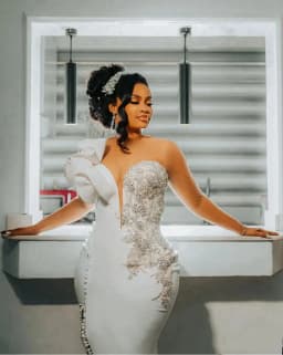 Custom Sexy Sheer Neck Long Sleeves Mermaid Wedding Dress Side Split Crystals Decorated Wedding Bridal Gowns for African Nigeria