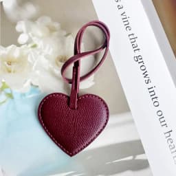 Free Initials Personalized Women PU Leather Peach Bag Pendant High Level Keychain Charm Black to School Gift Backbag Decoration