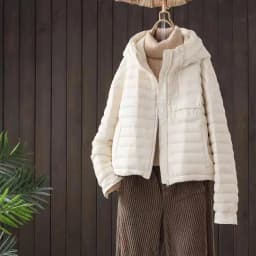 Comfortable White Duck down Puffer Jacket Loose Fit Hooded Lightweight Korean Style Women's Fashionable Short Coat