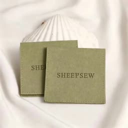 50pcs SHEEPSEW Microfiber Jewellery Envelope Pouches Custom Deboss Logo Multi Colors Jewelry Packaging Bag For Bridesmaid