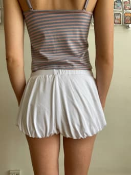 Y2K Grunge Women White Double Button Pocket Elastic Waist Ruffle Hem Bubble Shorts 2026