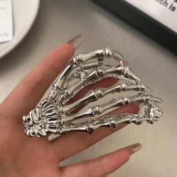 Retro Y2K Skull shaped Hair Claw Clip - Solid Color Hair Claw Clip Women's ponytail stabilizer Halloween accessory for daily use