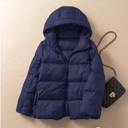 Lagabogy 2025 Winter New Light Hooded Warm Puffer Jacket Women 90% White Duck Down Soft Coat Female Casual Bread Short Outwear