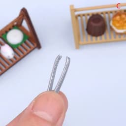 1Set 1:12 Dollhouse Miniature Wooden Bread Rack Cake Shelf Storage Box/Basket With Baking Clip DollHouse Scene Decor Accessories