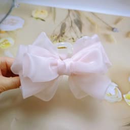 Large Butterfly Bow Hair Claw Chic Hair Accessory for High-end Style Spring/Summer Organza Claw Clip Stunning Shark Claw