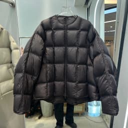 Lagabogy 2025 Autumn Winter Fluffy Light Puffer Jacket Women Baseball Collar Thicken Warm Oversized White Duck Down Short Coat