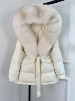 2026 New Fashion Winter White Duck Down Jacket Women Real Natural Fox Fur Hooded Thick Warm Belted Puffer Down Coat Warm Parka
