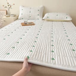 Spring Autumn Comfortable Durable Mattress Toppers Soft Breathable Soybean Fiber Filling Bed Pads Keep Warm Quilted Mattress Pad
