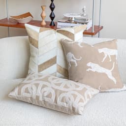 Design Luxury Cushion Cover 45x45cm Milk Tea Colored Horseshoe Buckle Square Pillow Case For Home Hotel Bed Living Room Sofa