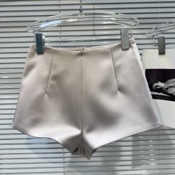 High end 2025 summer new niche solid color satin cotton brocade simple workplace temperament part slim fit shorts