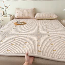 Spring Autumn Comfortable Durable Mattress Toppers Soft Breathable Soybean Fiber Filling Bed Pads Keep Warm Quilted Mattress Pad