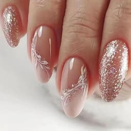 24Pcs Medium Short Square False Nails Glittering Nail Art White Wearable Fake Nail Silver French Full Cover Press on Nail Tips