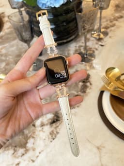Diamond Leather strap for Apple Watch Band 44mm 45mm 38-42-40-41mm Luxury design Bracelet iwatch series 8 7 SE 6 5 4 Ultra 49mm