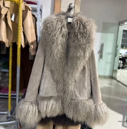 Sheep Collar Coats Women Winter Luxury Mongolian Fur Leather Jackets with Long Sleeve 7251