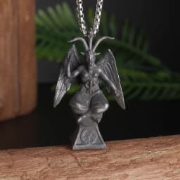 Retro Punk Turquoise Bull Head Pendant Necklace for Men Fashion Hip Hop Motorcycle Riding Trend Cool Personalized Jewelry